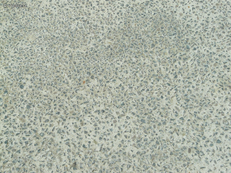 BÃ©ton lavÃ© Ã  gravillons de granit concassÃ©s