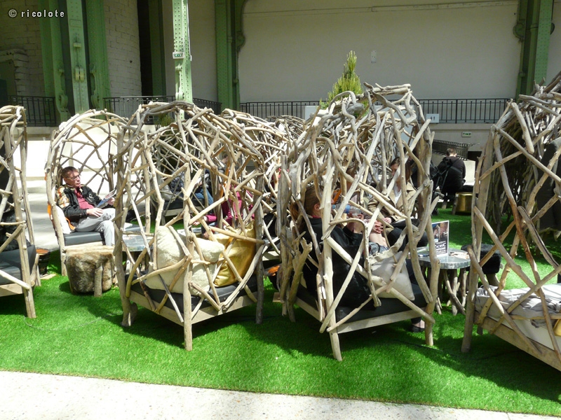 Fauteuils en branches de bois Ã©corcÃ©