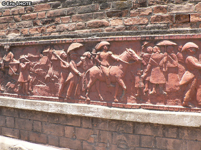 Frise malgache en bas relief