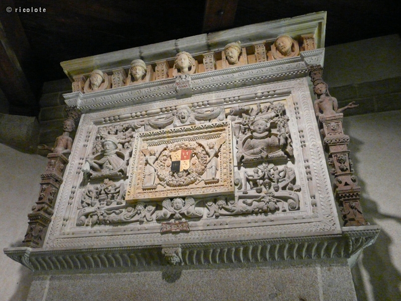 Fronton de cheminÃ©e sculptÃ©