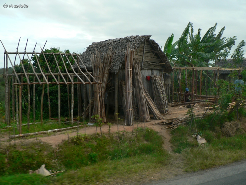 Hutte en construction