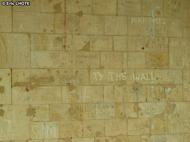 Inscriptions sur un mur