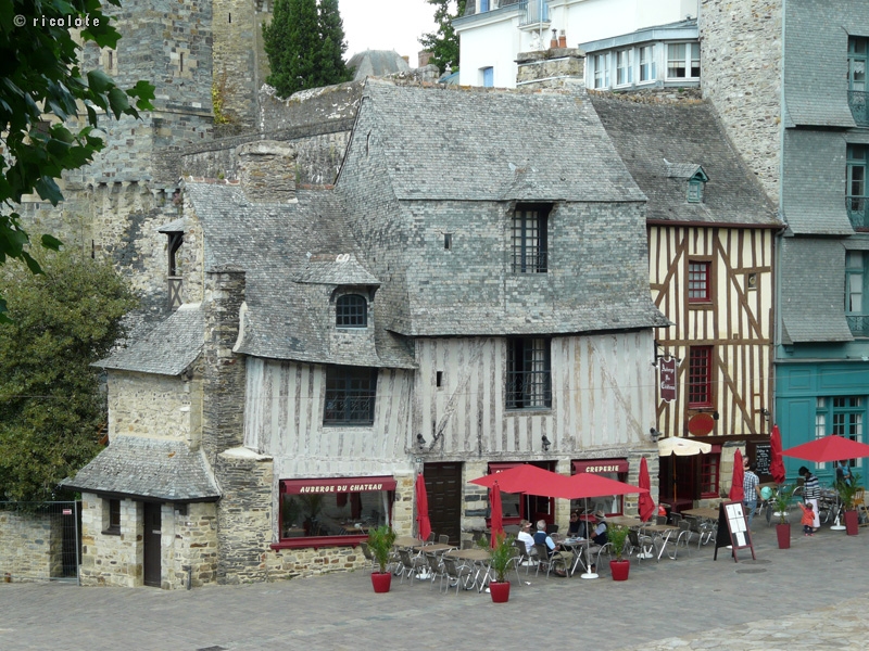 Maison pas droite
