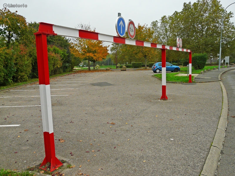 Portique anti poids lourds