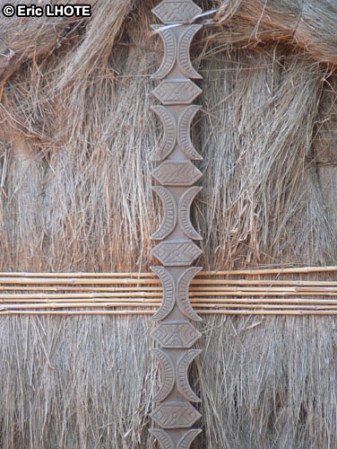 Poteau en bois sculptÃ©