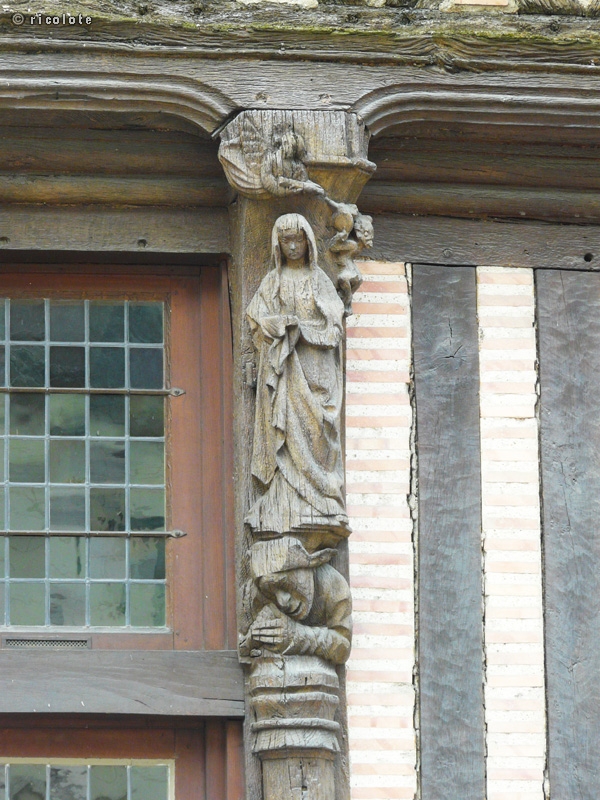 Poutre sculptÃ©e