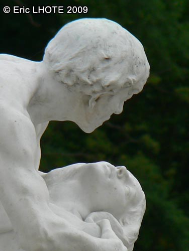 Statue en marbre blanc