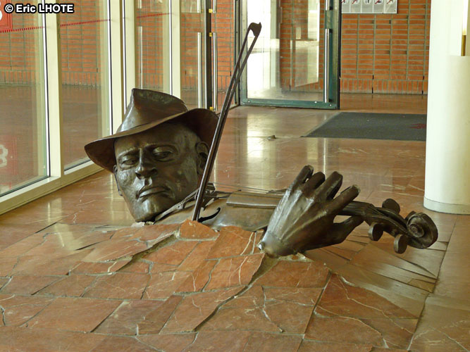 Statue violonniste