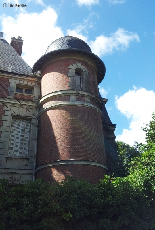 Tour en briques