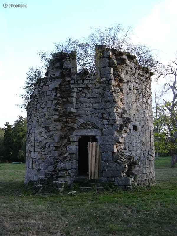 Tour en ruines