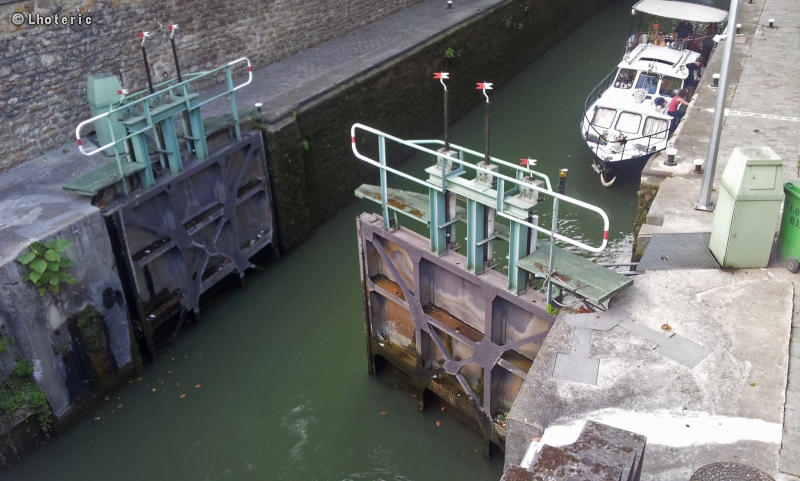 Ã©cluse canal de l'ourcq