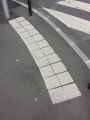 Bande-podotactile-en-paves-beton-20130709132143.jpg