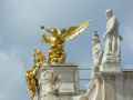 Sculptures-sur-une-corniche-20130427212709.jpg